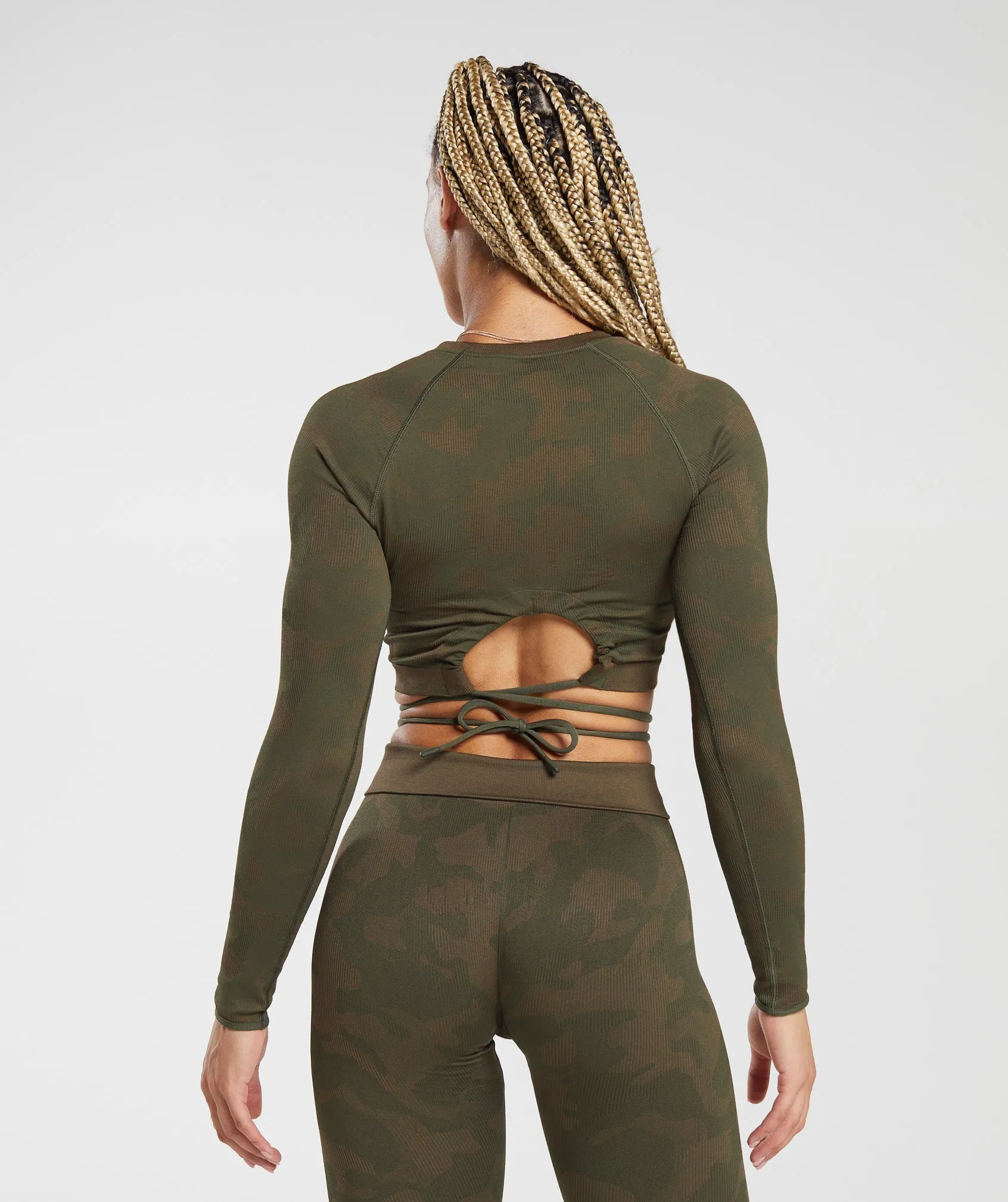 Gymshark Adapt Camo Seamless Ribbed Long Sleeve Crop Top - Winter Olive/Soul Brown